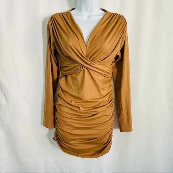 Bodycon Dress with Ruched Sides and Crossover Bust - Picture 3 of 5